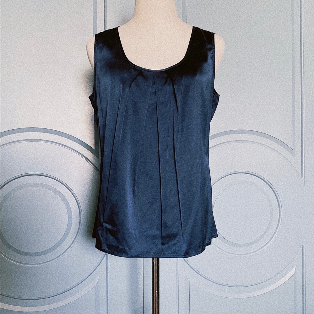 Banana Rebublic Silk Sleeveless Blouse Size Medium